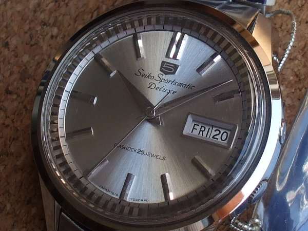 セイコー 76スポーツマチック 5デラックス 未使用品 BOX・取説・値札付