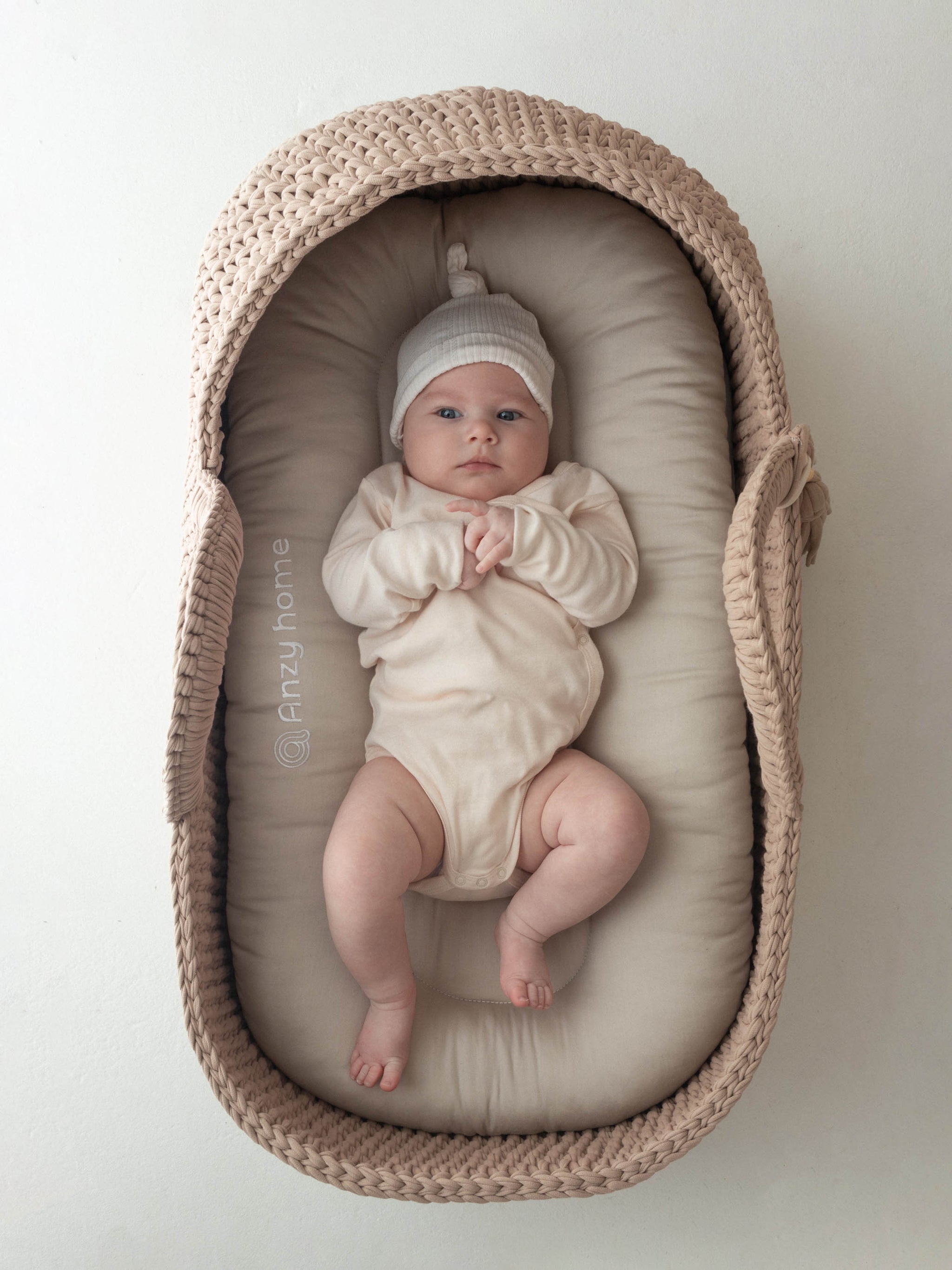 XL Moses Basket with Round Hood | Safe & Unique by Anzy Home
