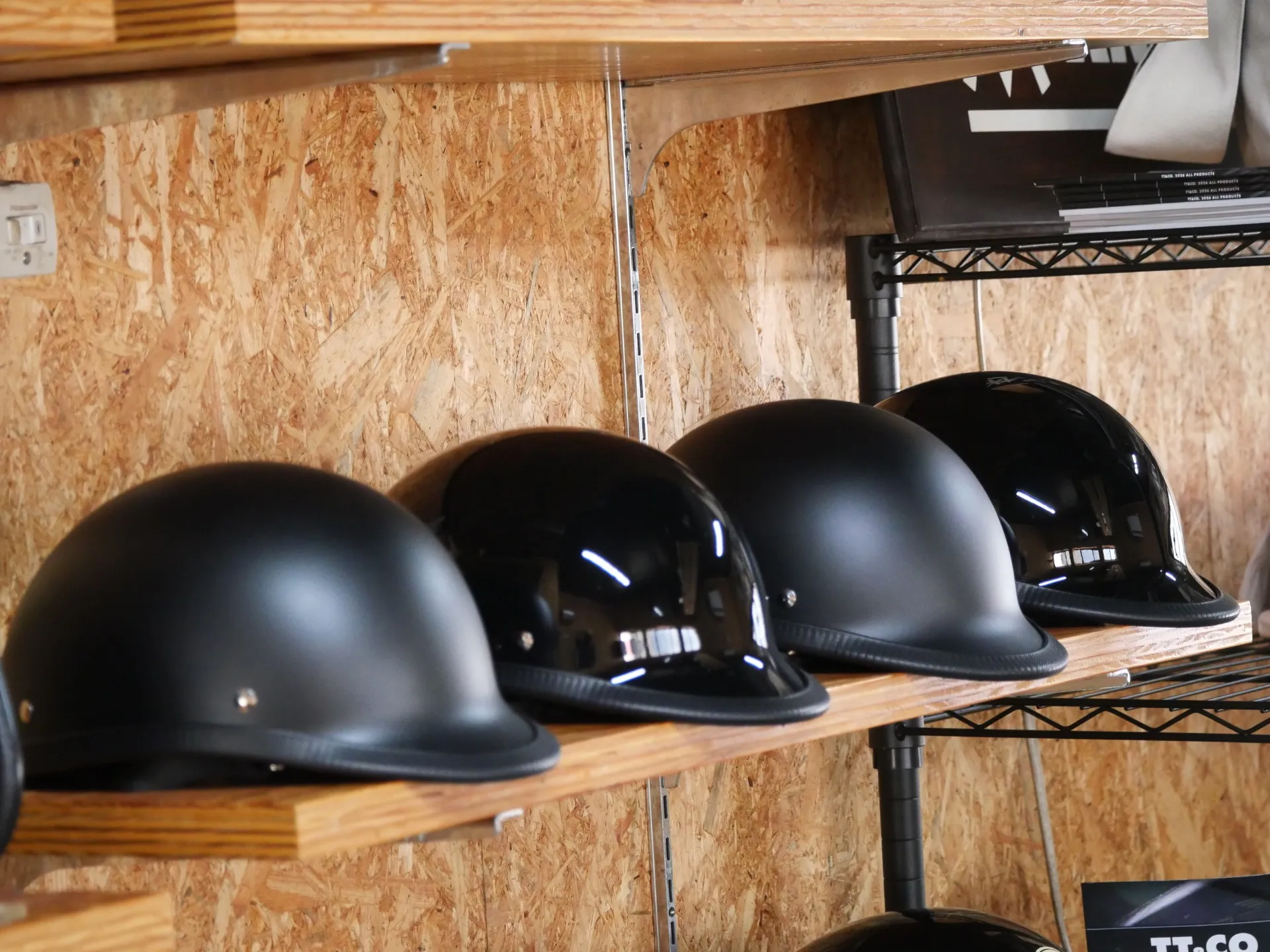 STAFFお勧めヘルメットの入荷【TT＆CO.】 | ブログ | バイクのカスタム
