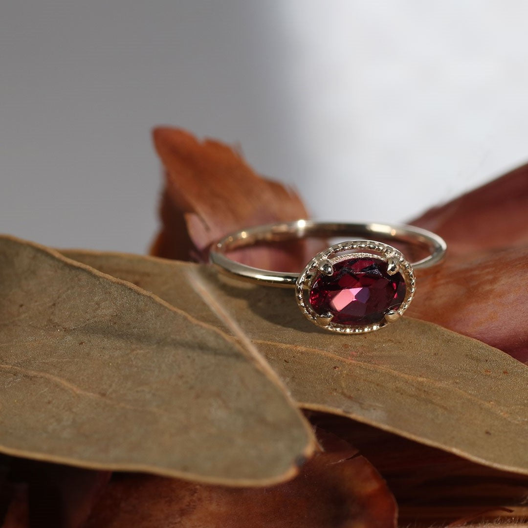 K10 ロードライトガーネット オーバル ミル リング – anybelle