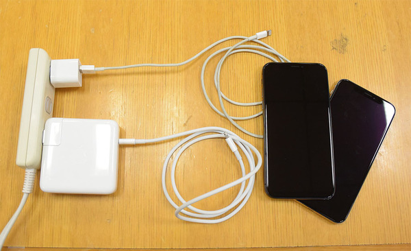 ASCII.jp：iPhone Xの高速充電は本当に早かった 30分で空から50％に