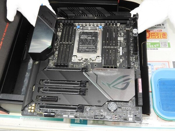 ASCII.jp：VRM専用ファンを備えるX399搭載のハイエンドマザー