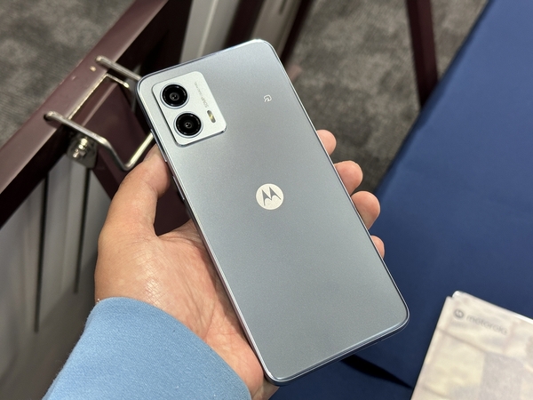 ASCII.jp：Y!mobile版なら一括1円のエントリースマホ「moto g53y 5G