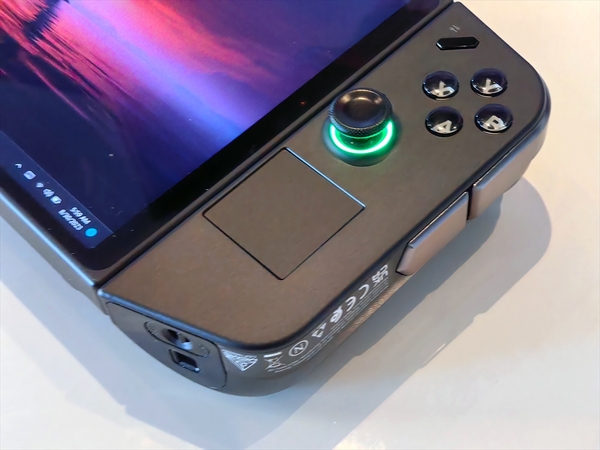 ASCII.jp：レノボが発表したポータブルゲーミングPC「Lenovo Legion Go