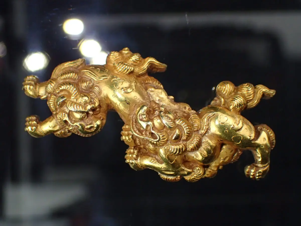 海】江戸明治金工 獅子親子図 金目 手彫 金具 銅製鍍金 骨董品 箱付