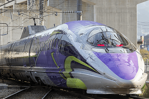 JR西日本、エヴァンゲリオンとコラボした500系新幹線「500 TYPE EVA