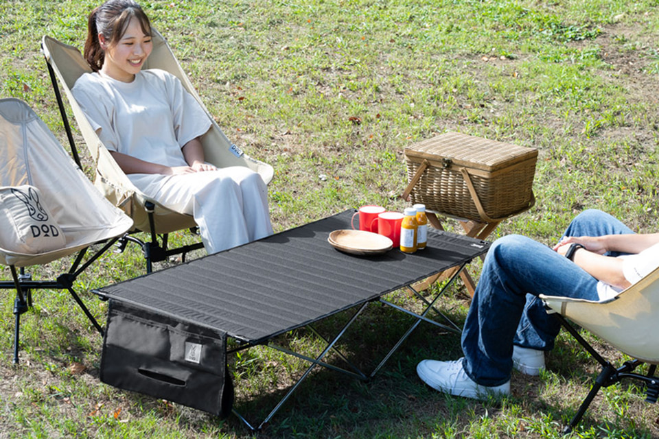 DOD、ファミリーサイズでも軽量3.1kgのハード天板テーブル「カルカル