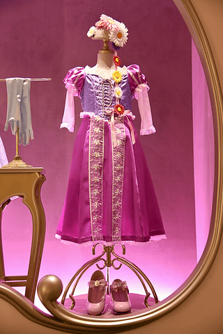 ディズニーリゾート公式のラプンツェルのドレス ビビディバビディ