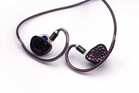 TANGZU、プラナードライバー×2基のイヤフォン。専用ケーブルも開発