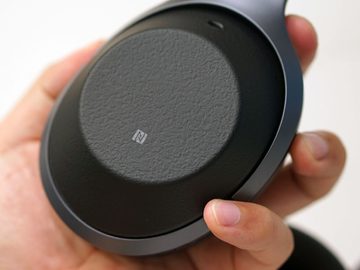 レビュー】自動NCにサラウンド、ソニーの人気無線ヘッドフォン「WH