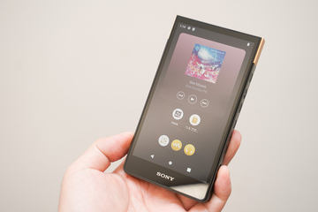 ぼっち・ざ・ろっく！」コラボのウォークマン。「ZX707」も - AV Watch