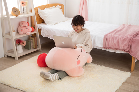 もちふわ”カービィと一緒にお昼寝！ ぬいぐるみ「すやすやフレンド