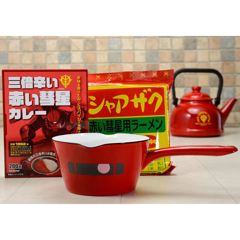 シャア専用の調理器具登場！ モノアイがかわいい「シャア専用ケトル