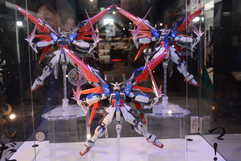 メタルロボット魂 デスティニーガンダムSPEC II &ゼウスシルエット&光
