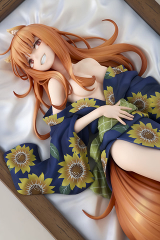 狼と香辛料」より「ホロ」が大胆に着崩した浴衣姿でフィギュア化。本日