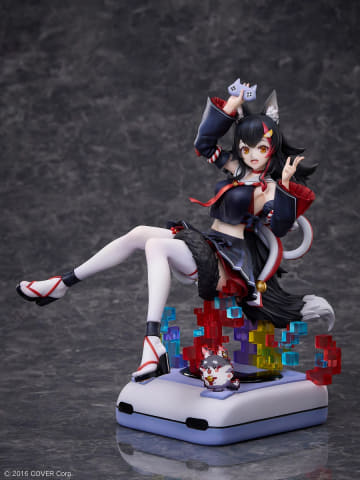 ホロライブ」の白上フブキさんと大神ミオさんの等身大フィギュアが