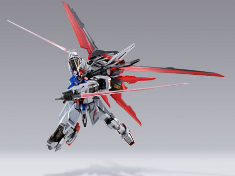 METAL BUILD」の「ストライクガンダム」と「エールストライカーパック