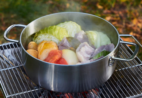 ステンレス鋼でサビにくいダッチオーブン。シーズニングいらず - 家電