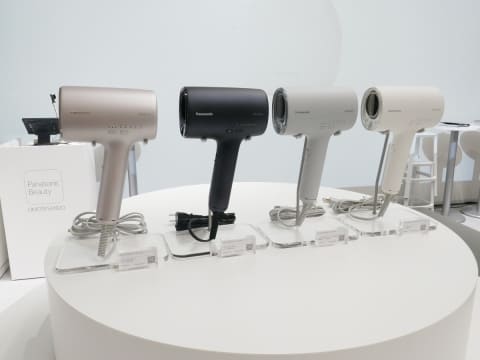 パナソニック、ナノケアドライヤーに植物由来の塗料を使った新色