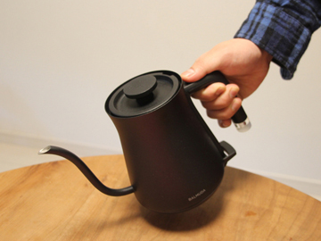 家電製品ミニレビュー】“使う喜び”を感じられるバルミューダの電気