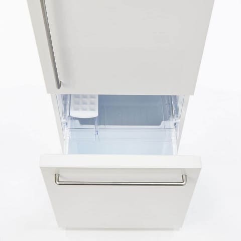 無印、1人暮らし向けの2ドア冷蔵庫。天面に幅広オーブンも置ける