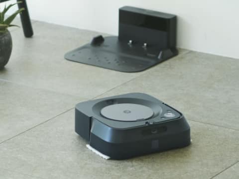 新ルンバとお揃いカラーの床拭きロボット「ブラーバ ジェット m6