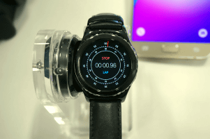 サムスンのスマートウォッチ「Gear S2/S2 classic」国内登場、ドコモと