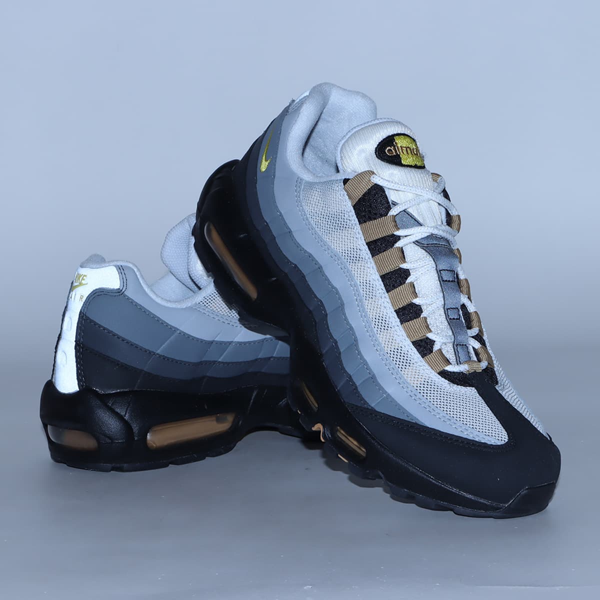 NIKE AIR MAX 95 WHITE/YELLOW STRIKE-WOLF GREY-COOL GREY（ナイキ