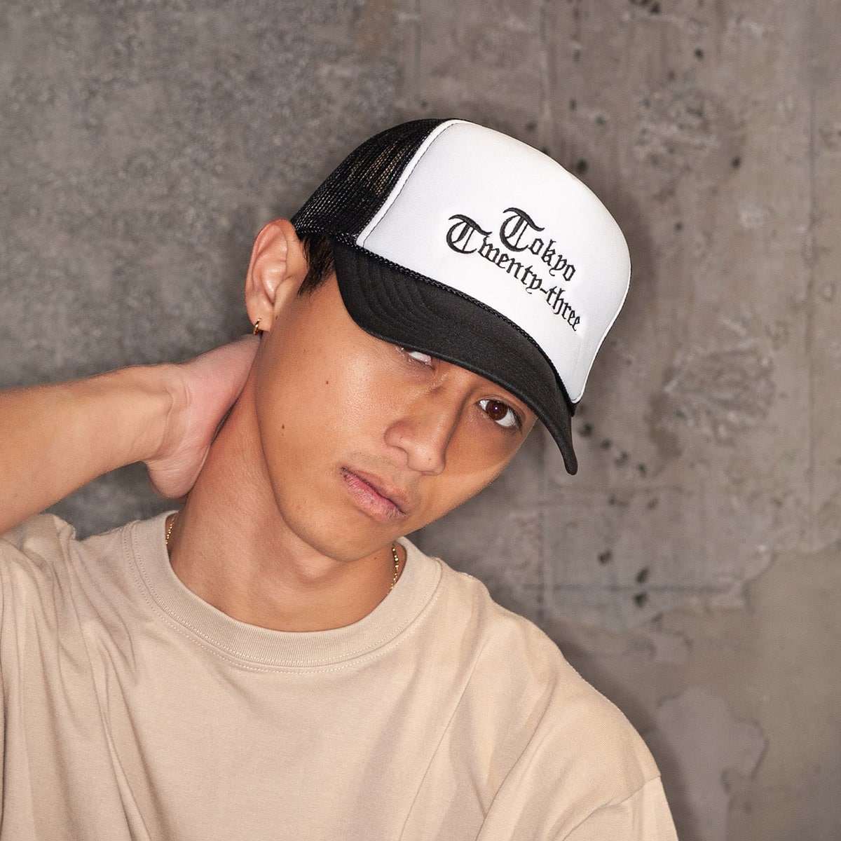 TOKYO 23 OLD ENGLISH LOGO MESH CAP BLACK（トウキョウ 23 オールド