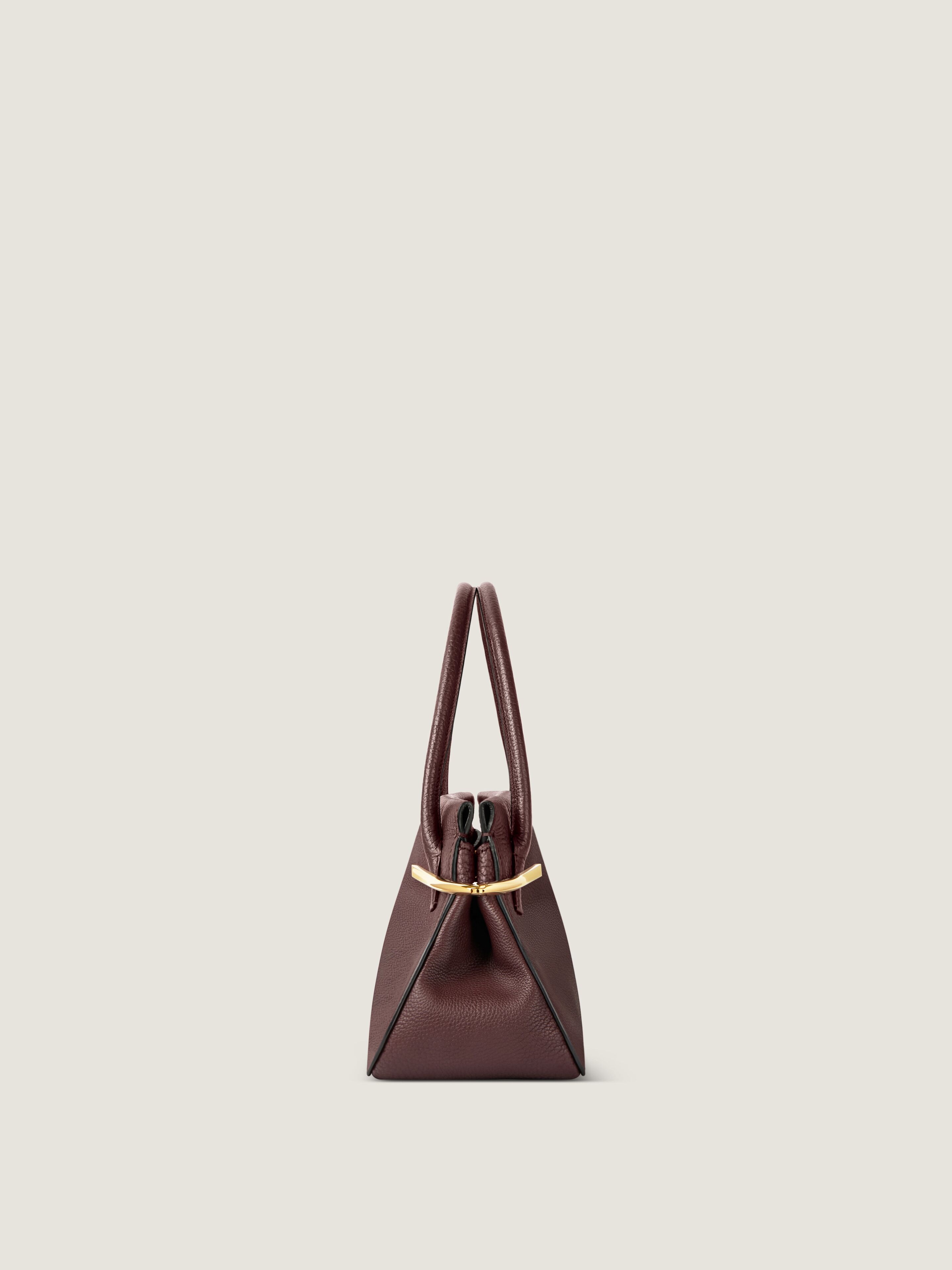 Medium Pinch bag in grained leather - ebony brown in - ebony brown