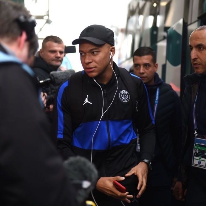 入手困難 新品 パリサンジェルマン ジャージ上下 XL ジョーダン 新品