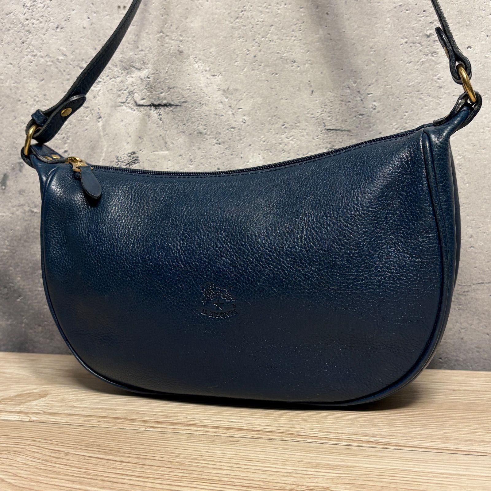 ✨IL BISONTE イルビゾンテ ショルダーバッグ ハーフムーン レザー