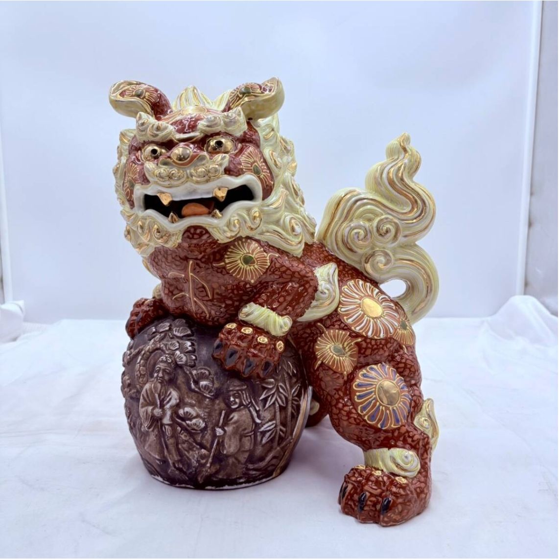 九谷 金彩 獅子 置物 時代物(A688) T005 明治九谷 金彩色絵 玉獅子/80