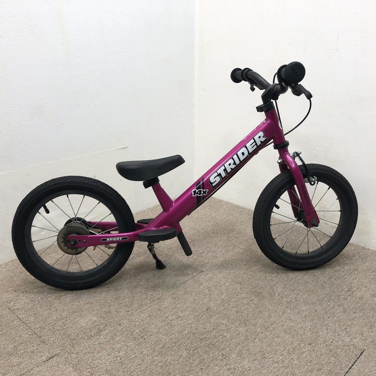 ストライダー 14X フューシャピンク キックスタンド付き 楽天市場