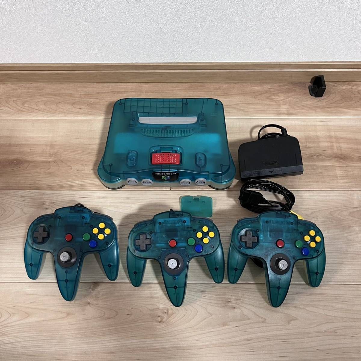 Nintendo 64本体 拡張パック コントローラー3個 ソフトセット