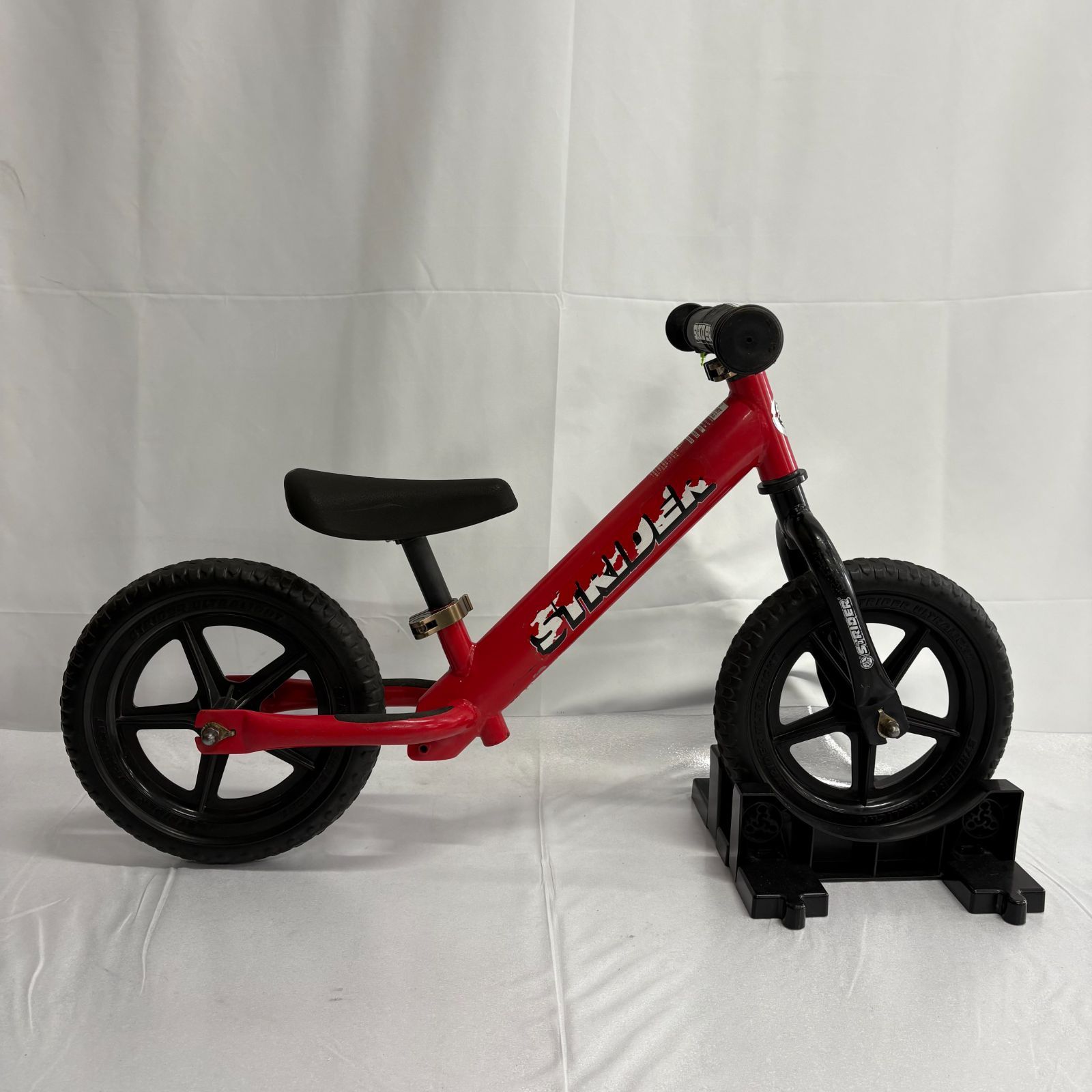 ストライダースポーツ レッド 赤 12インチ Amazon.co.jp: ストライダー