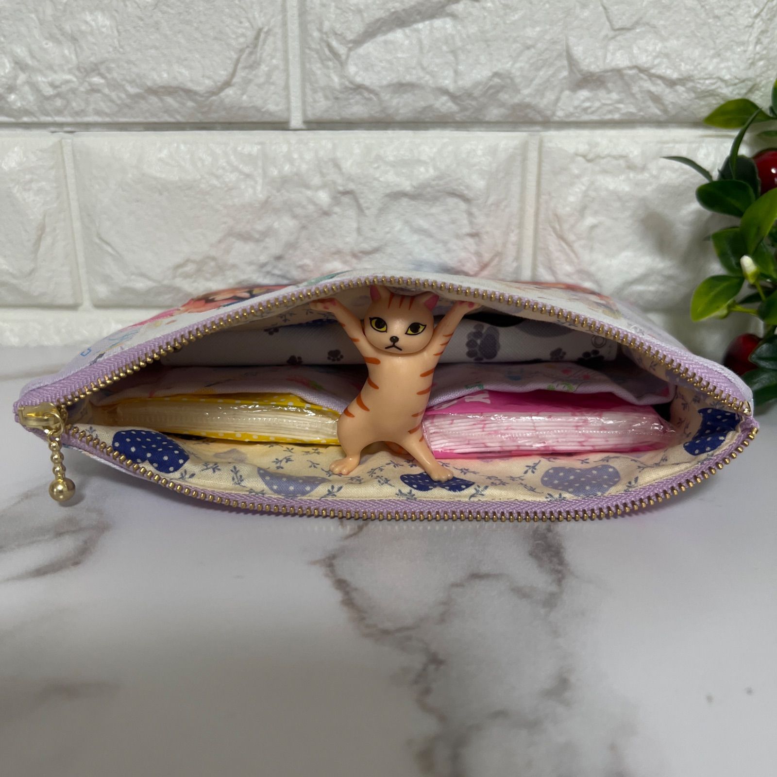 141]可愛いマルチーズフラットポーチ・ハンドメイド パネル生地 - メルカリ