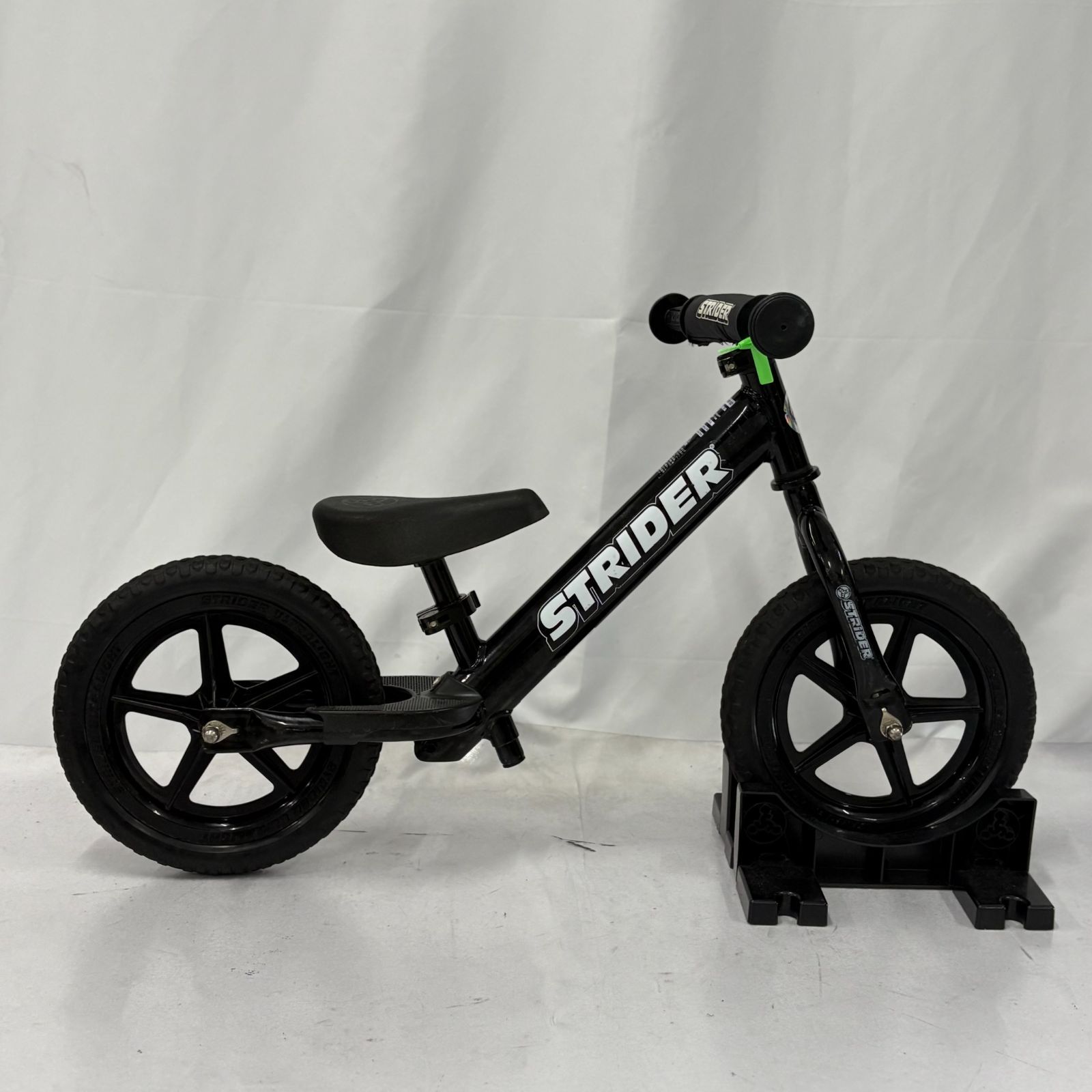ストライダー STRIDER ブラック 12sport pro Amazon.co.jp