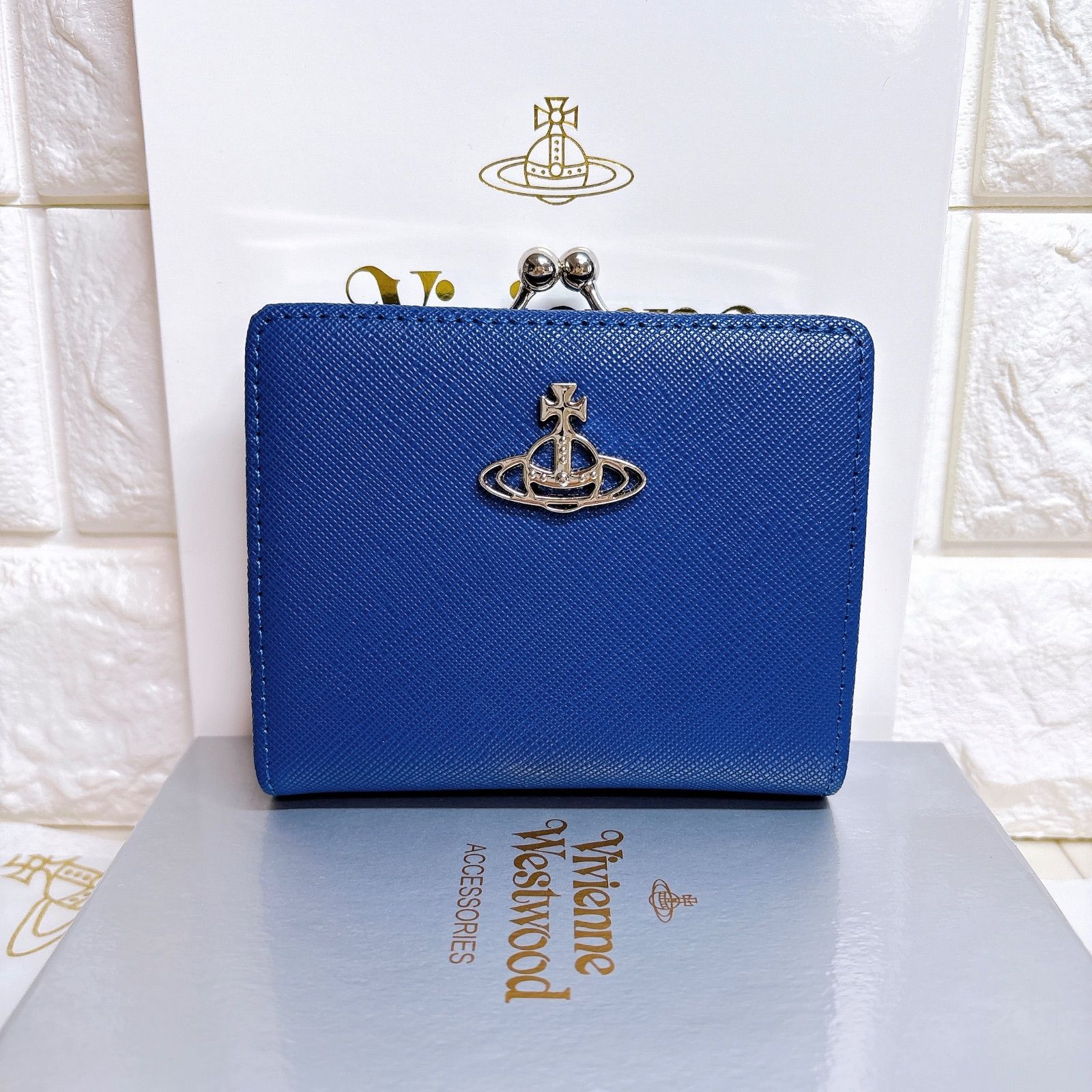 最新作✨️新品】高級感あふれるオーブ Vivienne Westwood 二つ折り