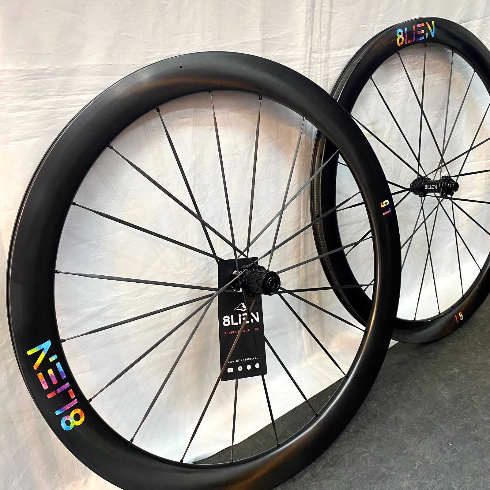 8LIEN（エイリアン）L5 Disc Carbon ホイール前後セット・カーボン