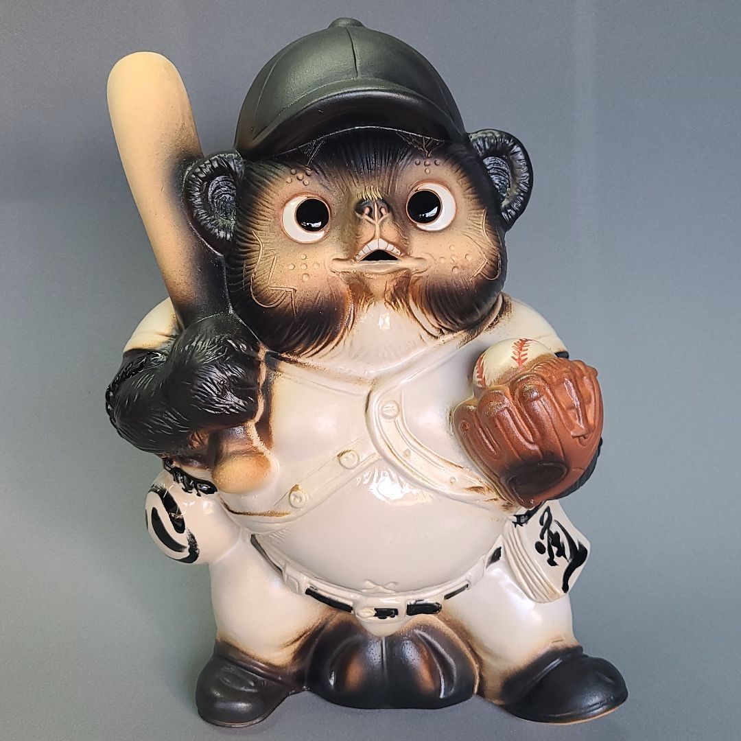 チョー縁起物❗信楽焼野球狸 高さ37cm - メルカリ