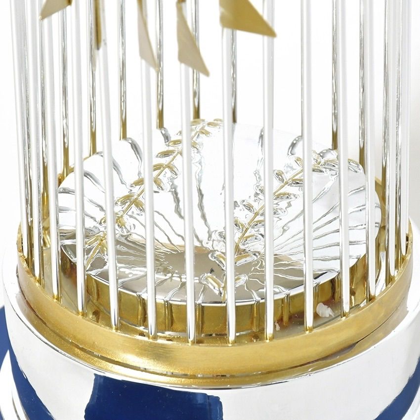 ドジャース ワールドシリーズ チャンピオン トロフィー 2024 MLB 公式