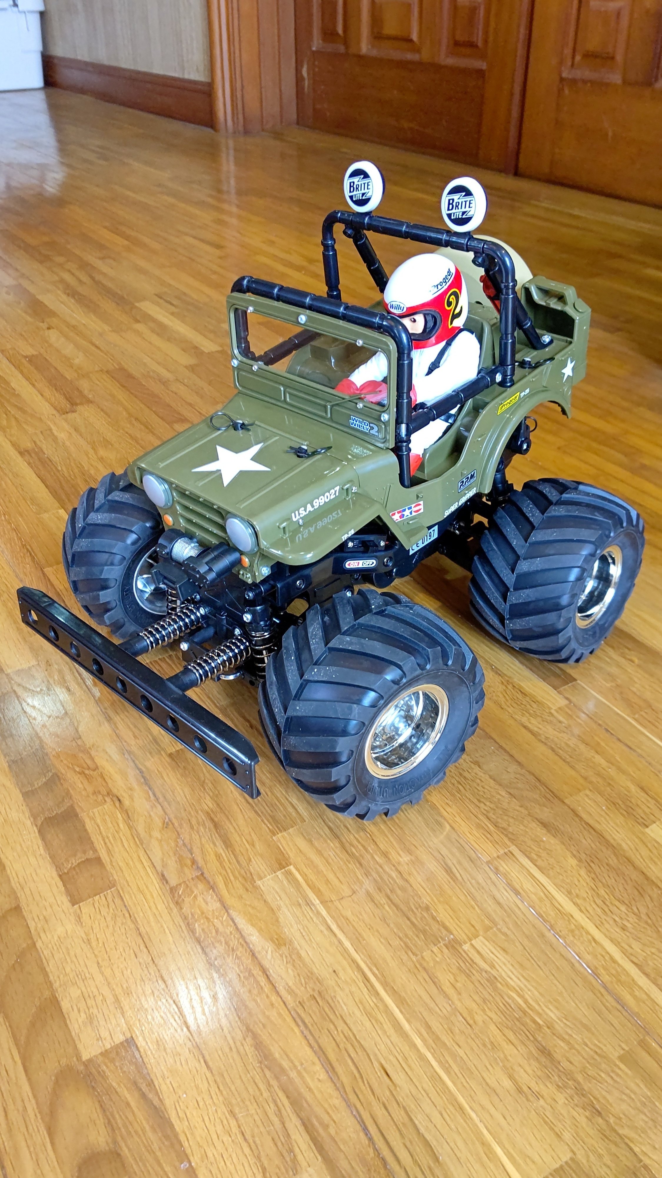 宇宙を突き抜ける天才ウイリーマシン！タミヤの伝説的ラジコンカー