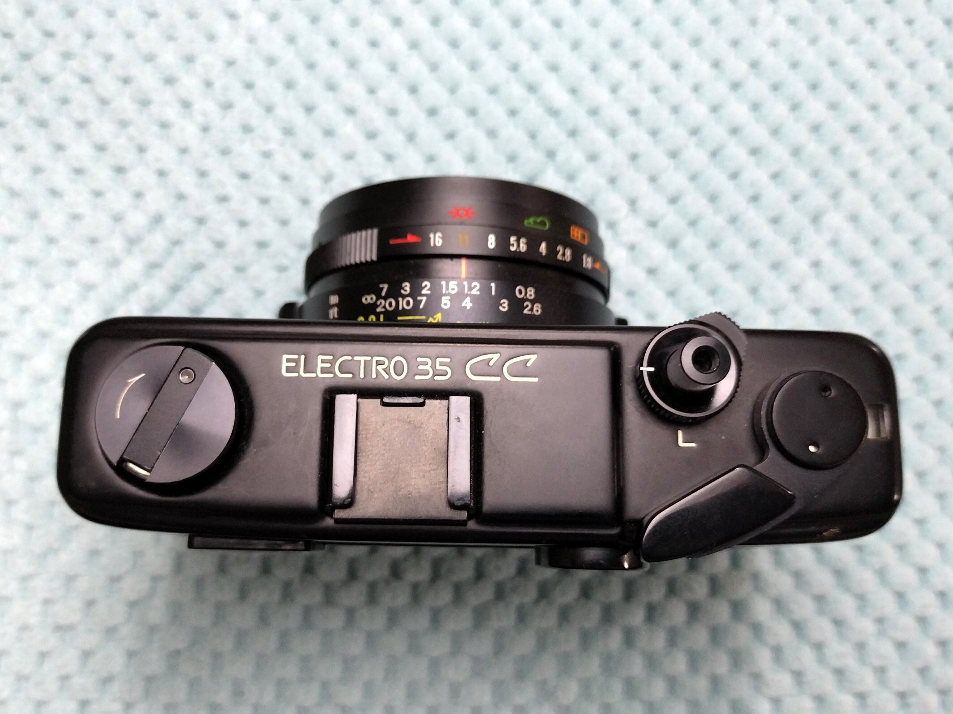 ヤシカエレクトロ35CCの分解｜フィルムカメラ修理のアクアカメラ