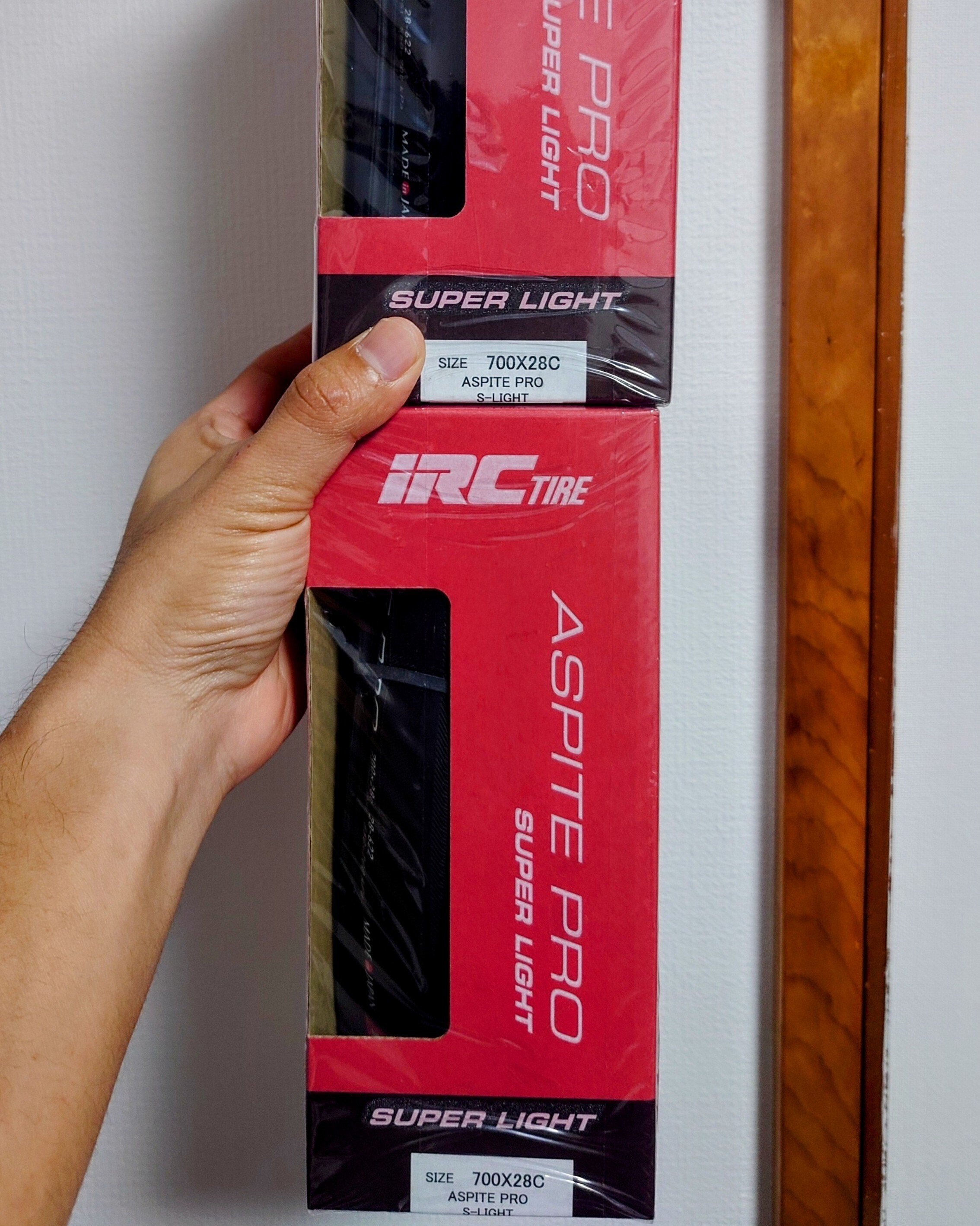 IRC ASPITE PRO S-LIGHT 28c タンサイド 走行5km IRC ASPITE PRO S