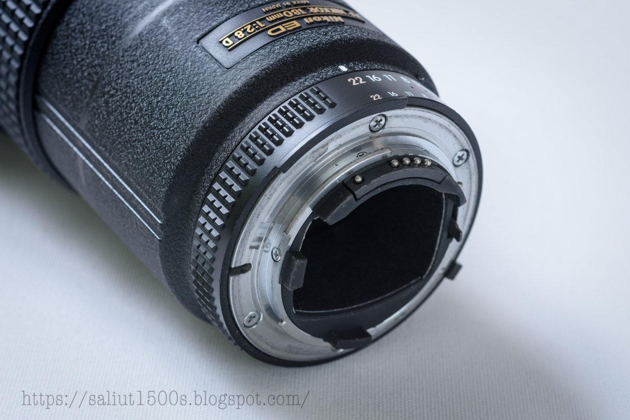 NIKKOR 180mm f/2.8 とnikon af75-300 NIKKOR 180mm f/2.8 とnikon