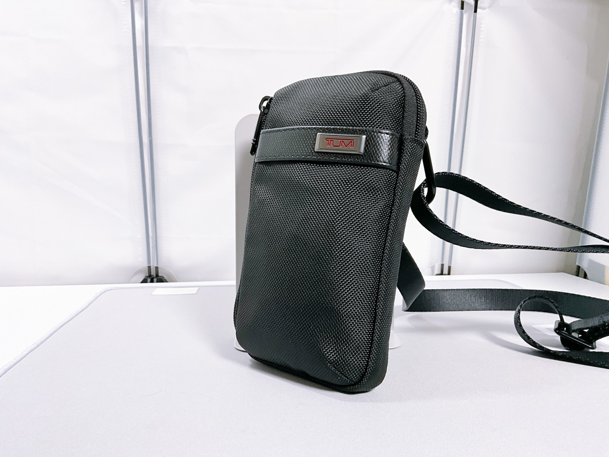 最低限の荷物で出掛けるスマホショルダー】「スモール・クロスボディ