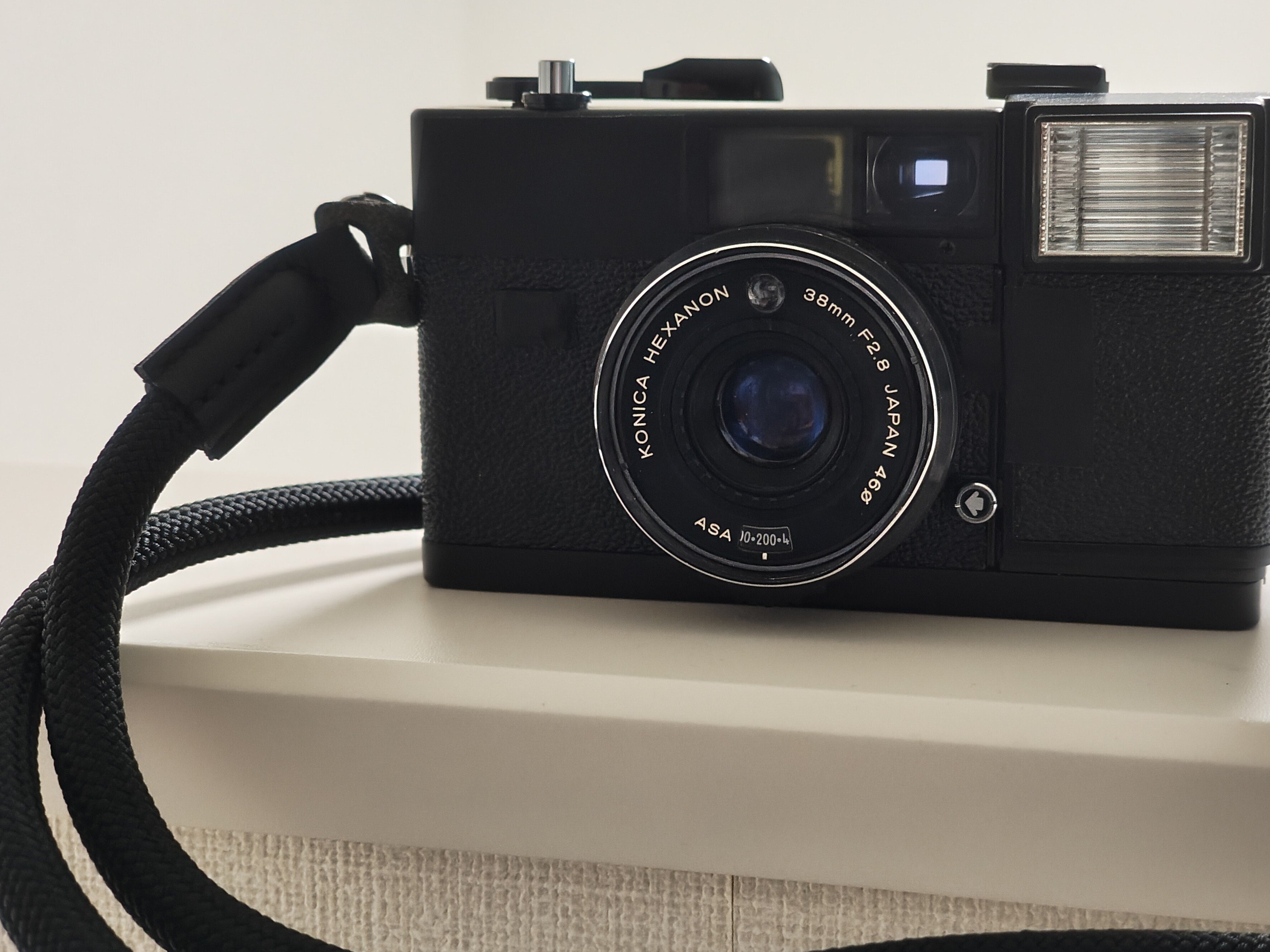 カメラを探す旅 Konica C35 EF 【ピッカリコニカ】｜諒