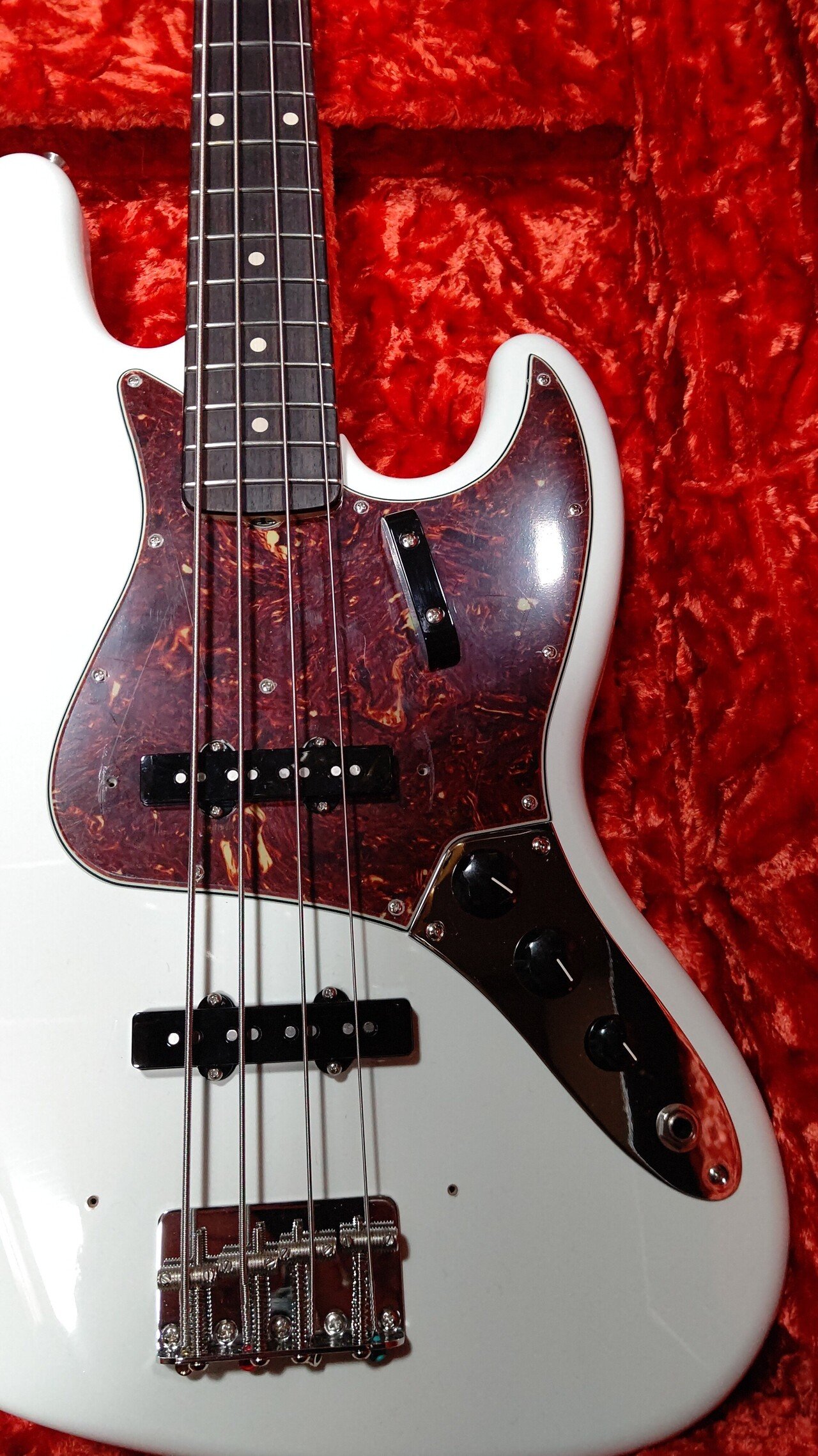 黒々としたローズ指板が美しい！フェンダー・カスタムショップ1964