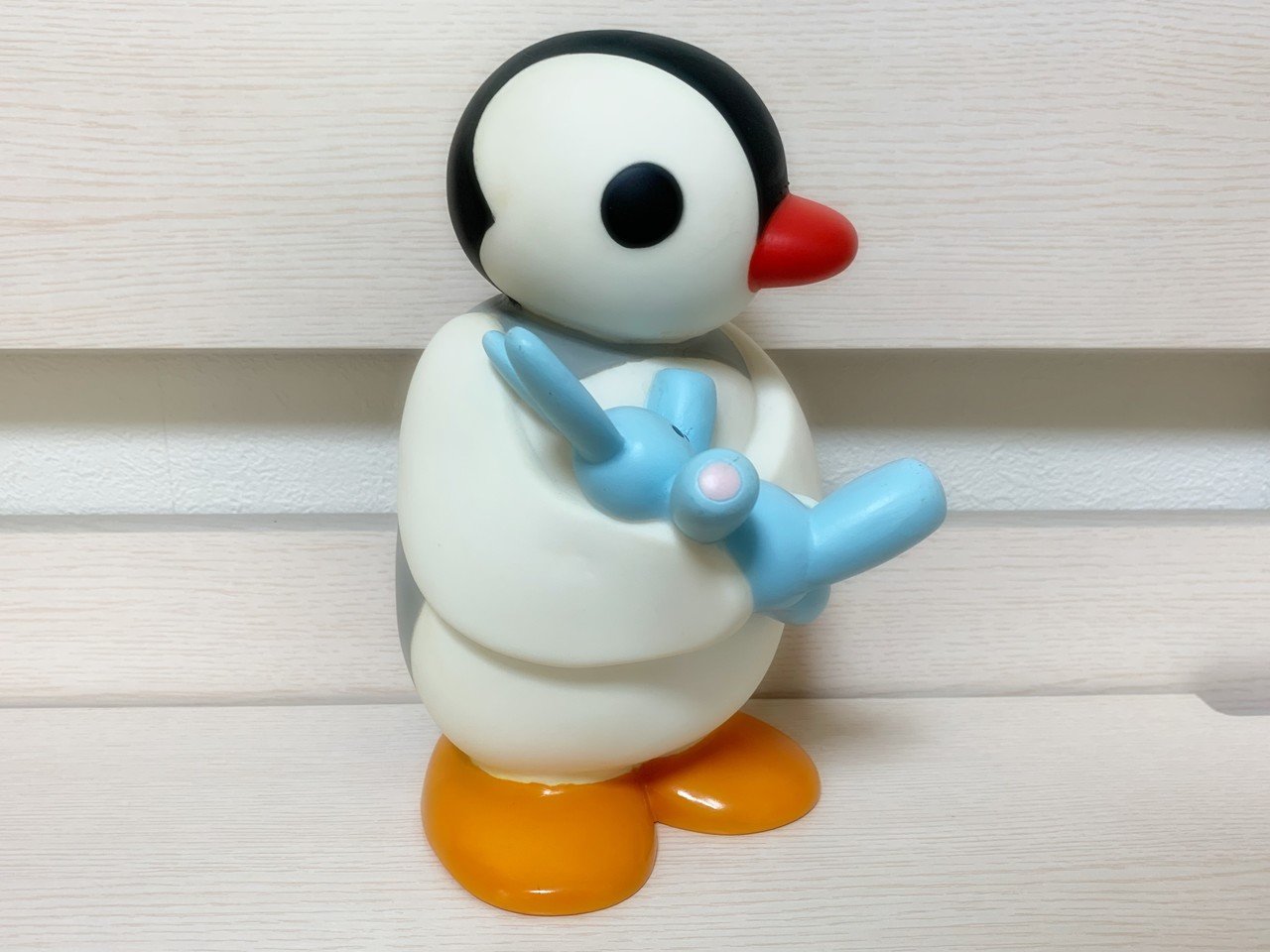 raikoピングーグッズコレクション1】ピンガのソフビ貯金箱｜raiko